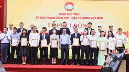 T&T Group ủng hộ 5 tỷ đồng hỗ trợ làm nhà cho người nghèo ở tỉnh Điện Biên