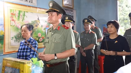 TP Hồ Chí Minh: Thăm, tặng quà gia đình liệt sỹ, thương binh tại Đắk Lắk