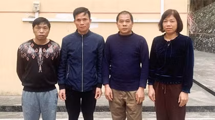 Khởi tố 4 đối tượng đánh bạc bằng kẹo