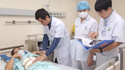 Lần đầu tiên tại Việt Nam phẫu thuật u cơ mỡ mạch thận lan lên đến tim