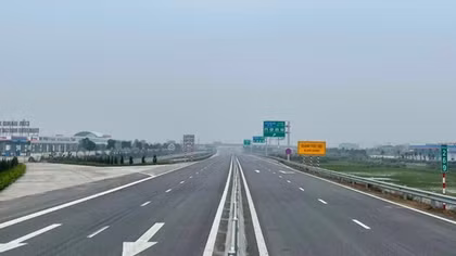 Tạm dừng khai thác một số đoạn tuyến, phục vụ khánh thành cao tốc qua Thanh Hóa, Nghệ An