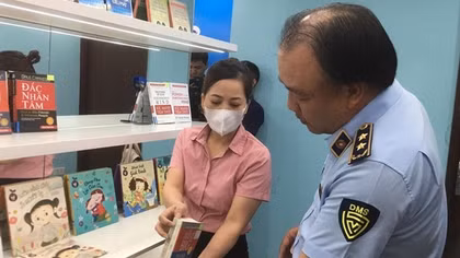 Nhận diện sách giáo dục và đồ chơi an toàn cho trẻ em