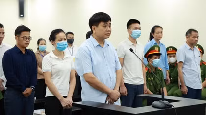 Bị cáo Nguyễn Đức Chung khai gì về việc nâng giá cây xanh?