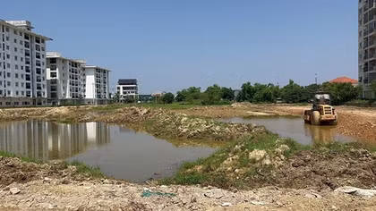 Chưa xong thủ tục pháp lý, dự án hàng trăm tỷ đồng vẫn san lấp mặt bằng rầm rộ