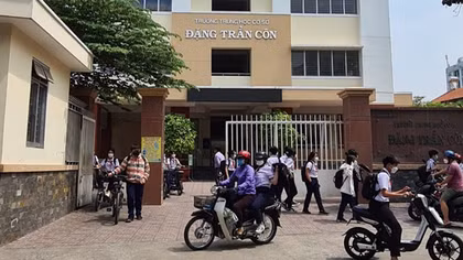 Tạm dừng mô hình trường tiên tiến sau khi bị phụ huynh phản ứng truy thu tiền