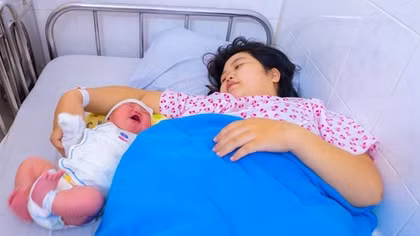 Sản phụ sinh “mèo vàng khổng lồ” hơn 6kg