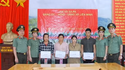 Thăm hỏi gia đình các nạn nhân thiệt mạng trong trận lũ quét tại thị xã Sa Pa