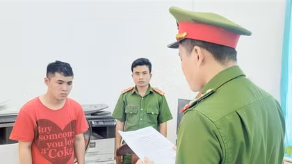 Nhân viên chuyển phát nhanh thu hộ công ty 300 triệu đồng rồi... bỏ túi
