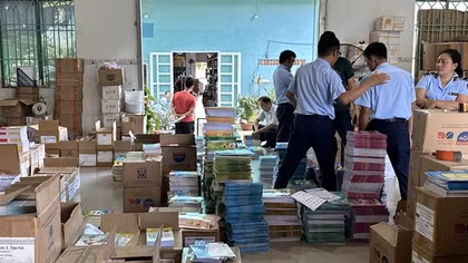 Vấn nạn "treo đầu dê, bán thịt chó" thị trường sách trên mạng
