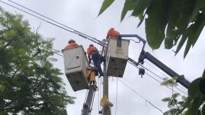 Thừa Thiên Huế khắc phục sự cố mất điện diện rộng do giông sét