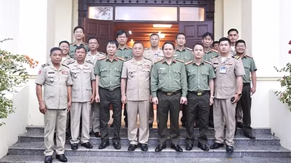 Công an tỉnh Mondulkiri chúc Tết Công an tỉnh Đắk Nông