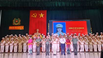 Tuyên dương 75 tập thể, cá nhân Công an Quảng Trị thực hiện tốt Sáu điều Bác Hồ dạy CAND