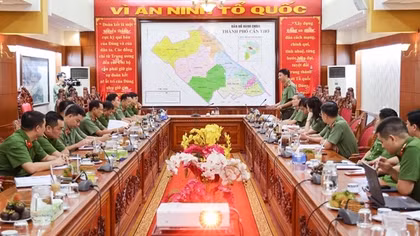 Trao đổi kinh nghiệm thực hiện Nghị quyết 12 của Bộ Chính trị và Đảng ủy Công an trung ương