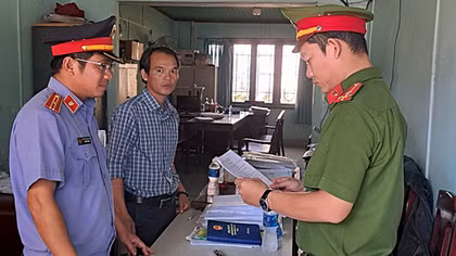 Cán bộ địa chính làm xảo thuật cấp “đè” sổ đỏ lên đất người khác