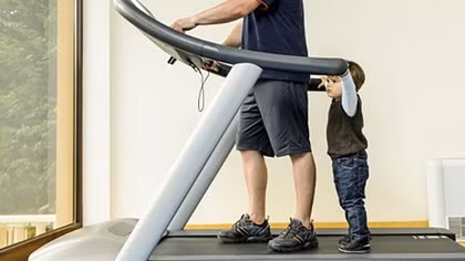 Ba em bé bị bỏng nặng do máy chạy bộ