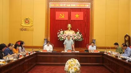 Khẩn trương hoàn thiện dự án Luật Trật tự, an toàn giao thông đường bộ và dự án Luật Đường bộ