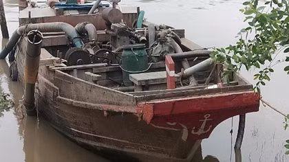 Điều tra vụ “cát tặc” chống đối Cảnh sát, làm bị thương một cán bộ