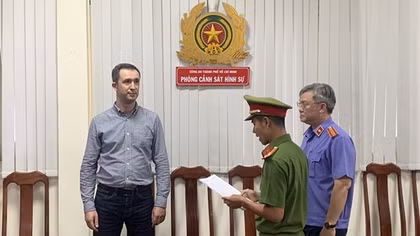 Bắt tạm giam ông trùm người nước ngoài điều hành 6 công ty cho vay lãi nặng