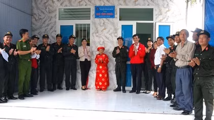 Cảnh sát cơ động chú trọng công tác đền ơn đáp nghĩa, tri ân người có công