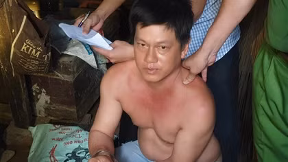 Bắt quả tang đối tượng bán "hàng đá" tại nhà, tạm giữ trên 260 triệu đồng