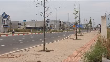 Bắt giam "cò" cùng cán bộ làm công tác bồi thường Dự án sân bay Long Thành
