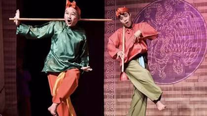 Dòng chảy tiếng cười
