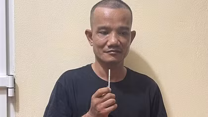 Vi phạm giao thông, đối tượng nhiễm HIV tự làm chảy máu rồi bôi vào cán bộ làm nhiệm vụ