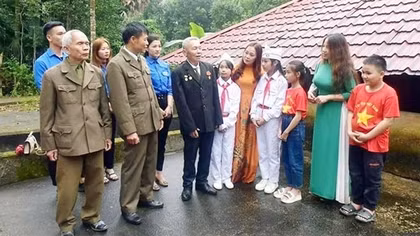 Về Hương Đô, nghe kể chuyện Trung tướng Đồng Sỹ Nguyên