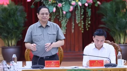 Thủ tướng Phạm Minh Chính làm việc với Ban Thường vụ Tỉnh ủy Thanh Hóa