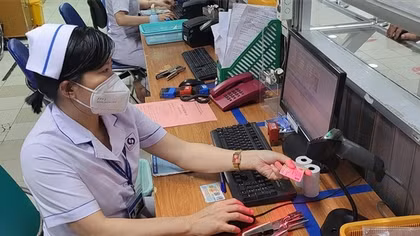 Nhiều cơ sở khám, chữa bệnh thực hiện tra cứu thông tin thẻ BHYT bằng CCCD