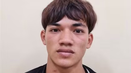 Đứng nghe điện thoại, nam thanh niên bị đánh rồi bị cướp tiền, cướp điện thoại