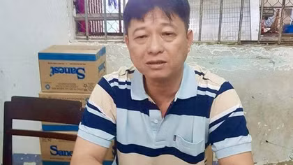 Kẻ trốn truy nã bị bắt khi đang uống cà phê