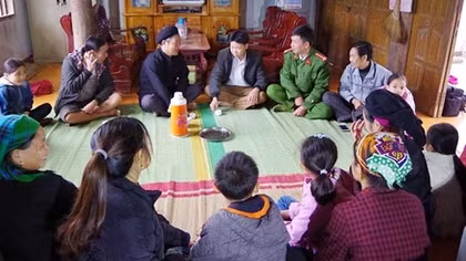 Cốt ở yên dân