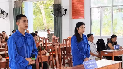 Vợ chồng cướp tiệm vàng lãnh án 15 năm tù