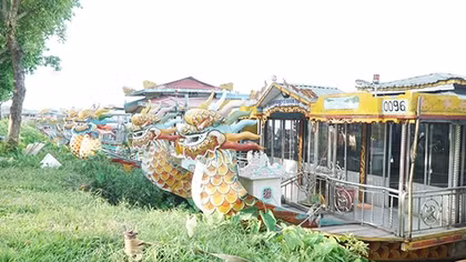 Khẩn trương gỡ vướng khi hàng loạt thuyền rồng trên sông Hương bị “khai tử”