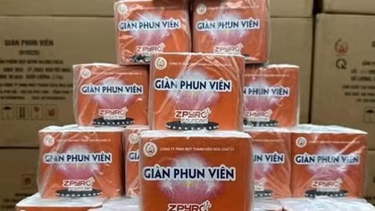 Mua bán pháo hoa Z121 trên "chợ mạng" là trái với quy định của pháp luật