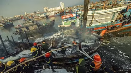 Lính cứu hỏa trên biển