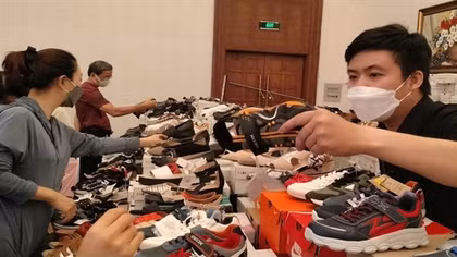 TP Hồ Chí Minh tiếp tục thực hiện đợt giảm giá hàng hiệu đến 90%