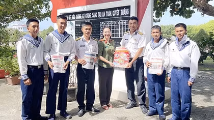 Bài 1: Xuân sớm ở đảo tiền tiêu