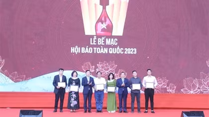 Báo chí đóng vai trò dòng chảy chính về thông tin, định hướng dư luận