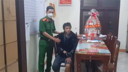 Khống chế đối tượng ngáo đá tấn công nhiều người dân