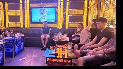 Hàng chục nam nữ thanh niên vào karaoke dùng ma túy