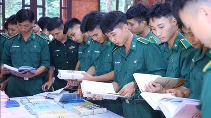 Phát triển tư duy lý luận của Đảng về chiến lược quốc phòng