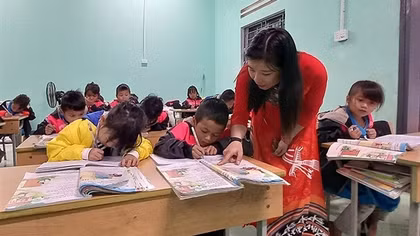 “Gieo chữ” nơi rẻo cao Nam Trà My