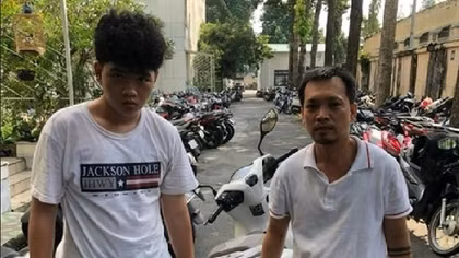 Cha rủ con trai 14 tuổi đi cướp