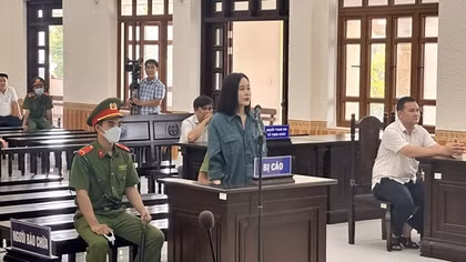 "Hotgirl" Tina Dương bị tuyên phạt 11 năm tù