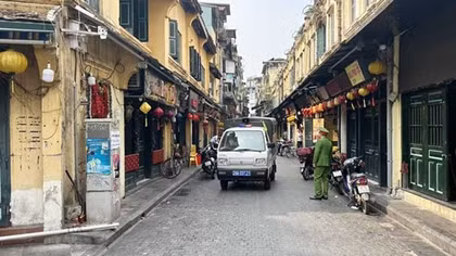 “Bài toán vỉa hè” nan giải ở phố cổ Hà Nội