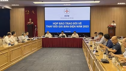 Giá điện tăng 4,5% lên trên 2.000 đồng/kWh từ ngày 9/11/2023