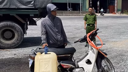 Lộ diện “bọ cạp” chuyên hút trộm dầu xe tải