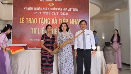 Bảo tàng Hồ Chí Minh Thừa Thiên Huế tiếp nhận hàng chục tư liệu, hiện vật quý về Bác Hồ